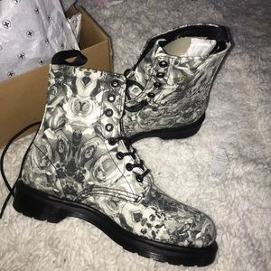 BRAND NEW WITH TAGS AND BOX DOC MARTENS RARE